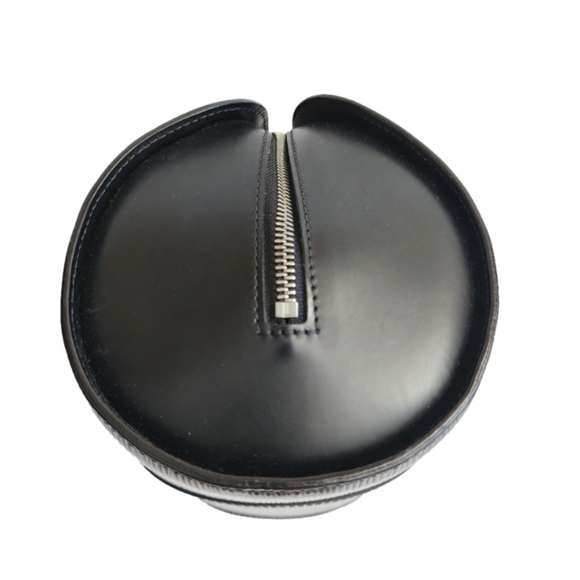 MI 1025 Authentic noir epi leather Louis Vuitton soufflot bag with pouch - Picture 7 of 12